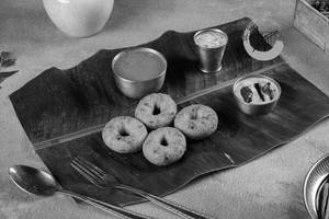 Sambhar Vada (4pcs)
