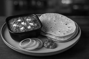 5 roti and paneer curry