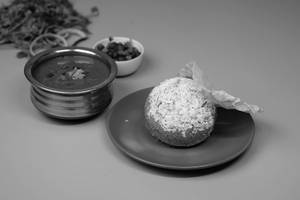 1 Gothambu Puttu With Kadala Curry Combo