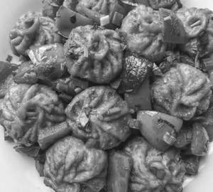 Chicken Chilli Momos (8 Pieces)