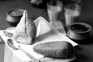 Samosa (1 Pc) + Vegetable Cutlet (1 Pc)