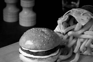 Classic Aloo Tikki Burger + Classic Salted Fries (80 Gm)