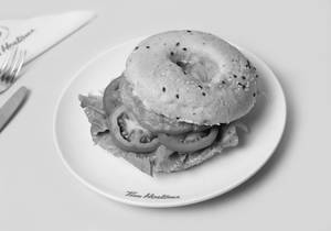 Bagel with Egg & Gauc'
