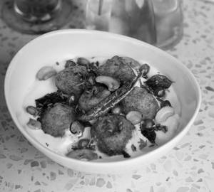 Phulki Dahi Wada
