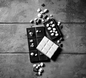 Small Almond Chocolate Bar