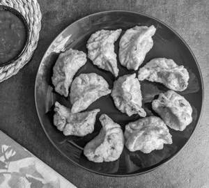 Veg Fried Momos [ 10 Pcs ]