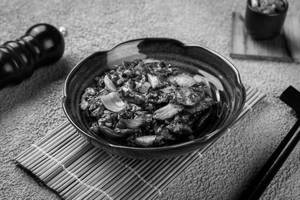 Stir-fried Lamb In Black Pepper