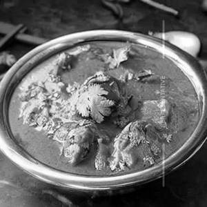 Chicken Varutharcha Curry