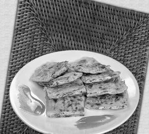 Pyaz Egg Paratha