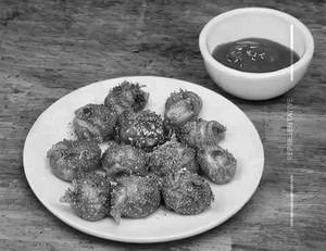 Paneer Cheesy Fried Momos