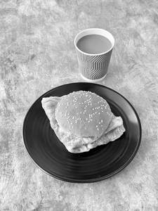 Adrak Chai With Bun Omelette (serves 1)