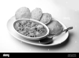Puri With Paneer Sabzi