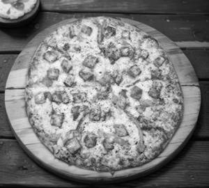 Cheesy Paneer Pizza                                                       