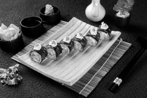 Veg California Sushi Roll