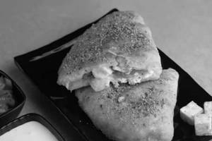 Spicy Calzone [2 Pieces, 5 inches]