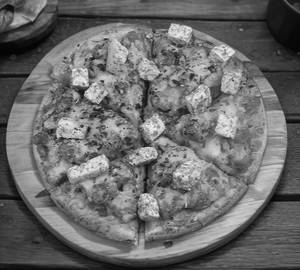 Tandoori paneer tikka pizza 8 inch