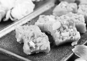 Sevbadam Burfi