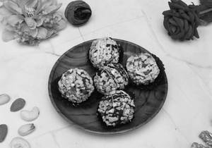 Anjeer Laddu