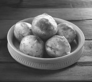 Kuzhi Paniyaram  (  4 Pcs )