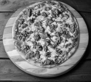 Chicken loaded pizza