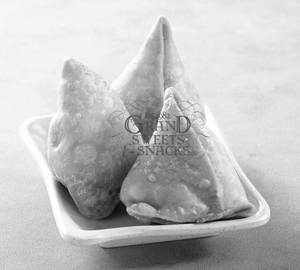2 Pcs  Veg Samosa 