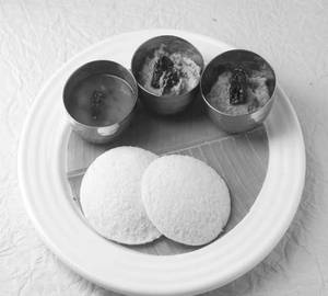 Idly ( 2 Pcs )  +  1 Plain Dosa