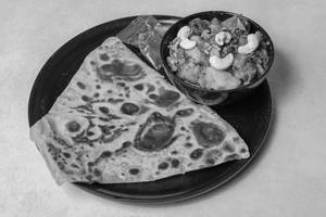 Shreeji Undhiyu [250 G] With 1 Butter Paratha And Pickle