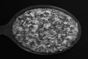 Paneer Tikka Masala Pizza