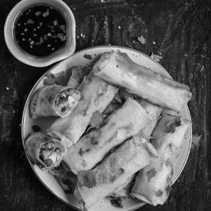 Veg Spring Roll (2 Rolls)