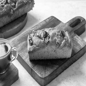 Date & Walnut Cake Slice