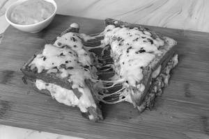 Cheese Brust Pizza Sandwich