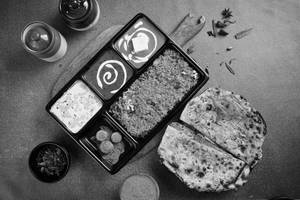 Gobhi Naan Thali