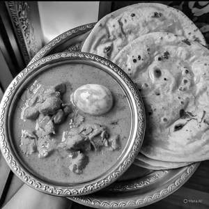 Anda curry+ 3 roti