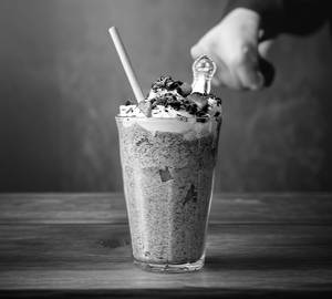 Strawberry Oreo Shake