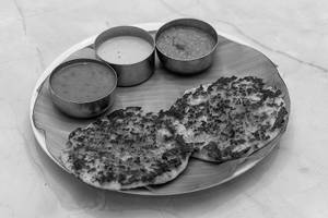 Podi Onion Uthappam