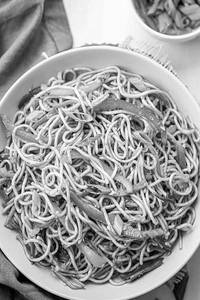Schezwan Mushroom Noodles