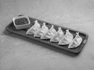 Steamed Classic Veggie Momos