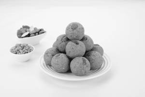 Paushtik Ladoo