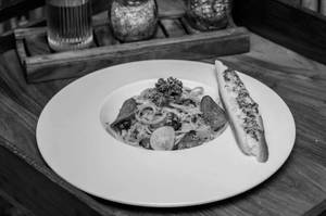 Linguine Aglio Olio Chicken(210 Gm)