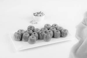Kaju Apple Roll