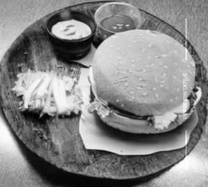 Paneer schezwan burger