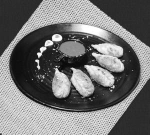 Paneer fried momos
