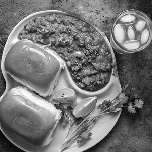 Pav bhaji with cold drinks 125 ml