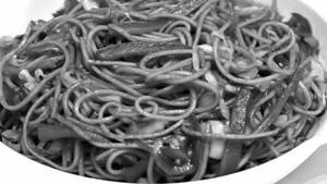 Veg Chowmein                                           