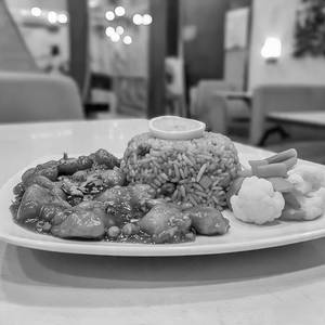 Chicken chilli 1pc and fried rice                           