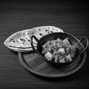 Khadai Paneer+ 2 butter tawa roti                           