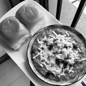 1 Cheese Pav Bhaji + 2 Extra 2 pav