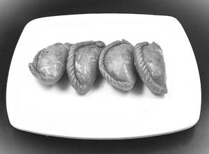 Gujiya [4 Pieces]