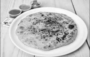 Paneer Pyaz Mix Paratha