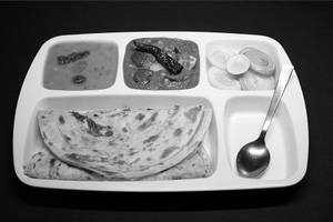 Kadhai Paneer With 2 Kerala Paratha